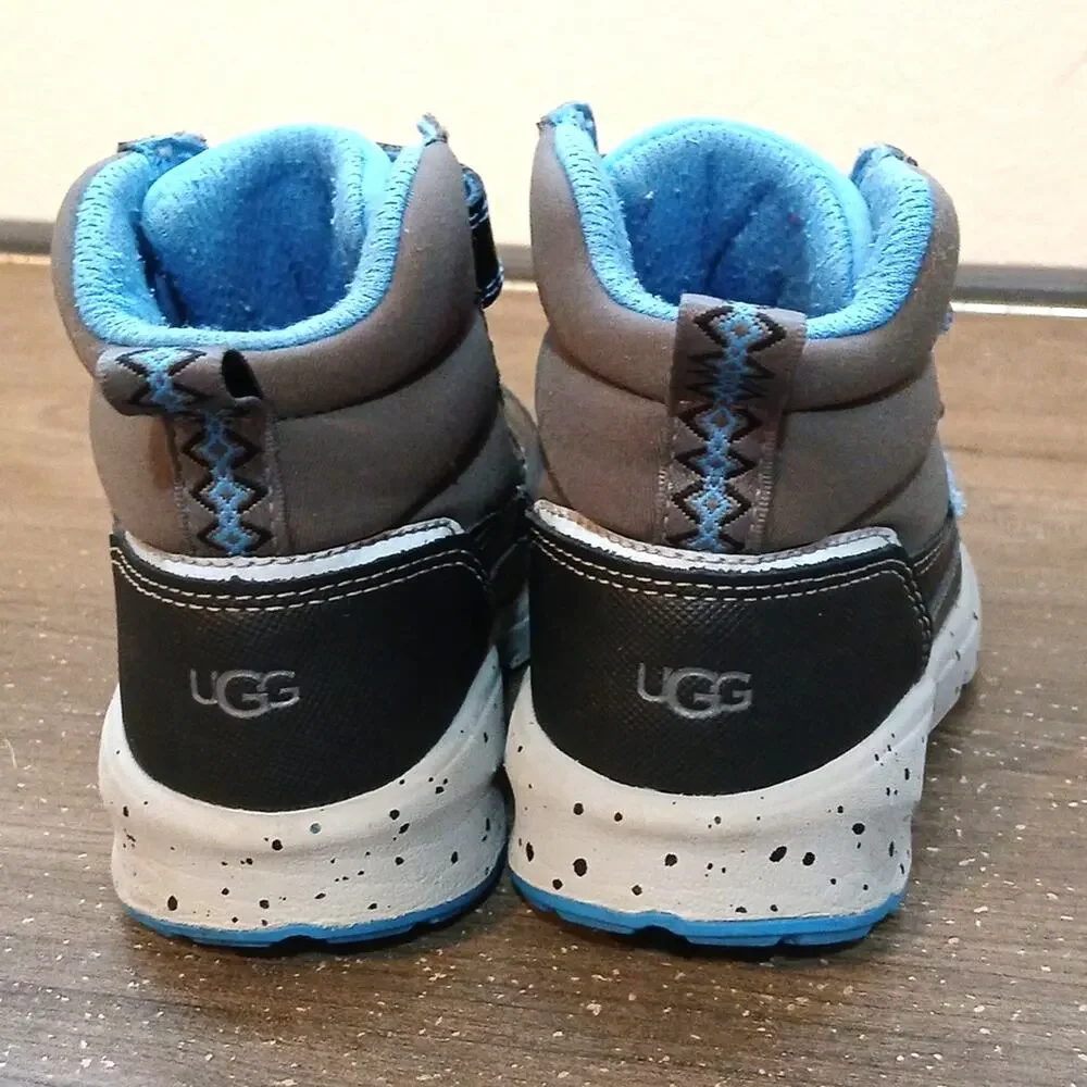 UGG Unisex-child T Dannie Weather Toddler Boots